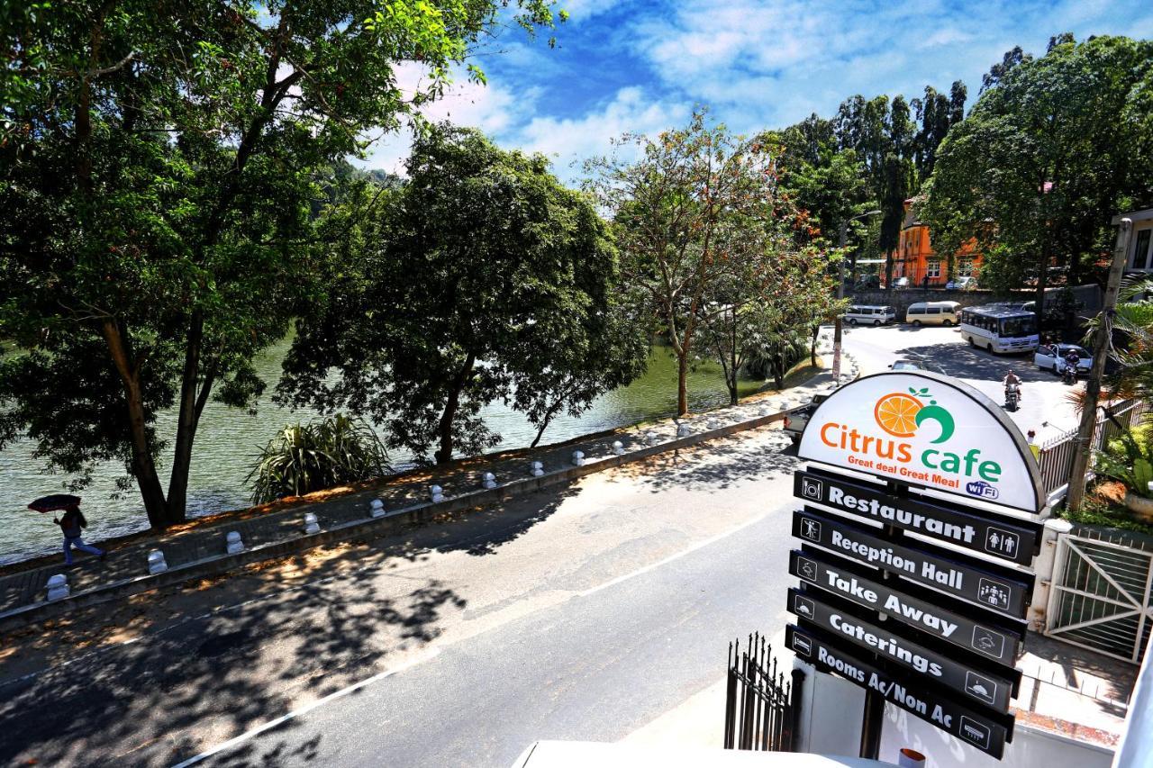 Citrus Cafe & Restaurant Hotel Kandy Exterior photo